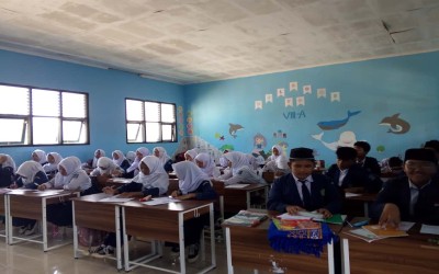 MTsN 11 Indramayu Gelar ATS Ganjil Tahun 2025/2026 Gunakan Kertas